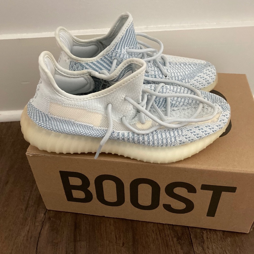 Women's Yeezy Boost Size 8
